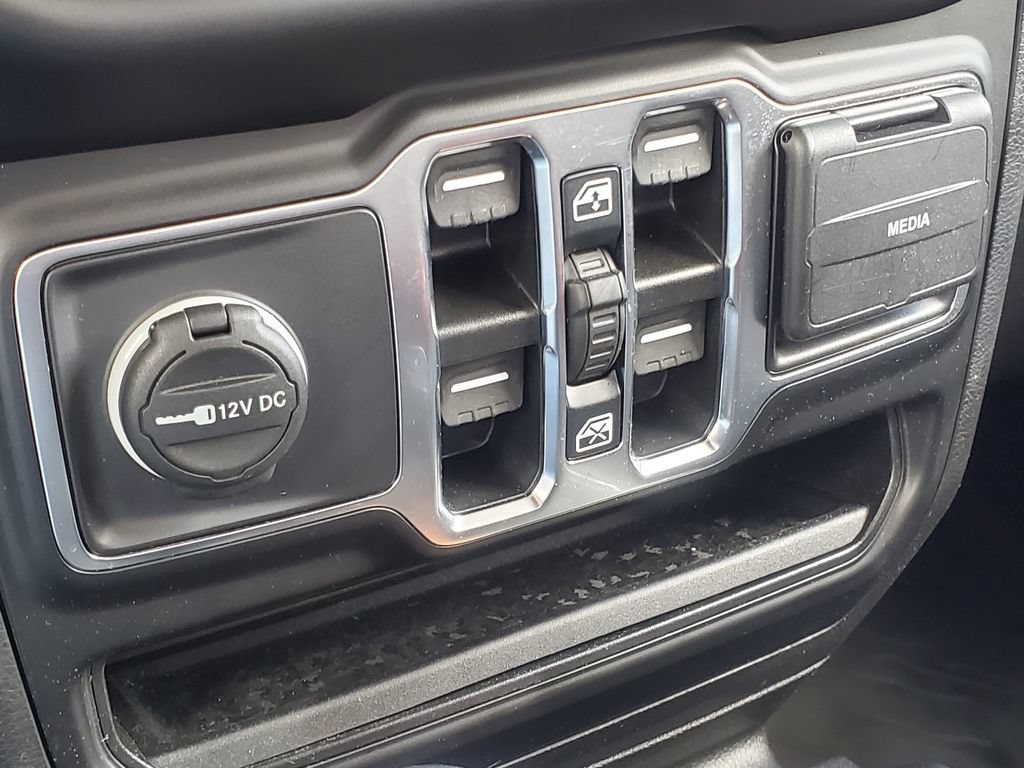 Used 2022 Jeep Gladiator Sport AWD/4WD image 18