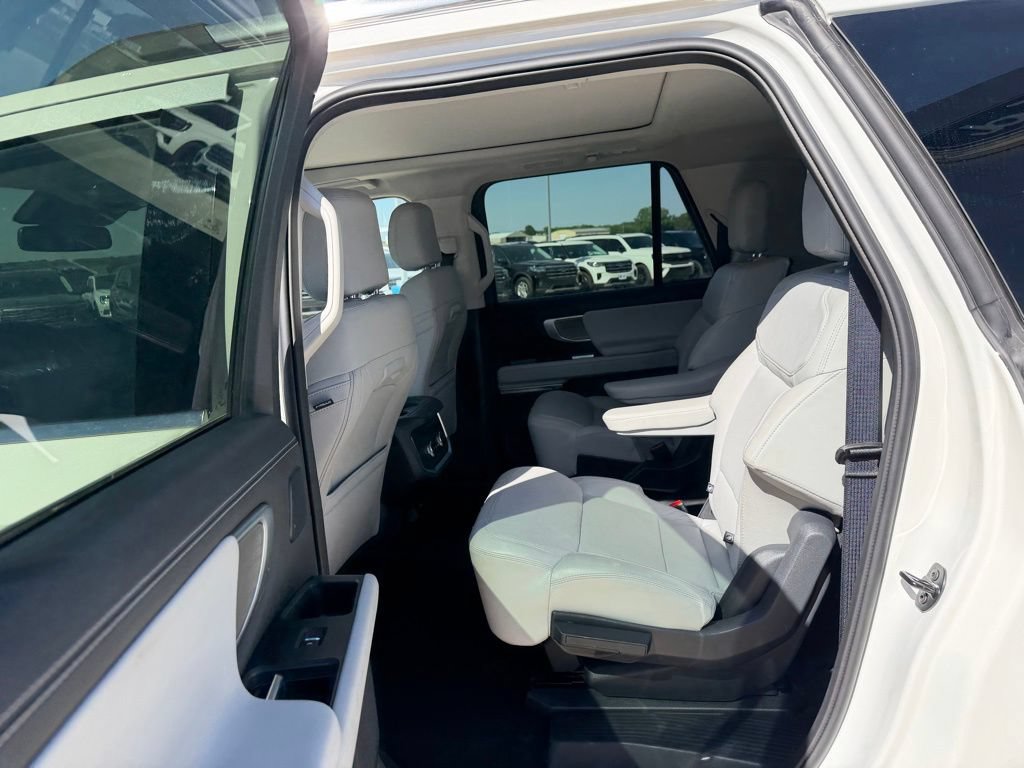 Used 2025 Ford Expedition Max Platinum w/ Driver's Package AWD/4WD image 20