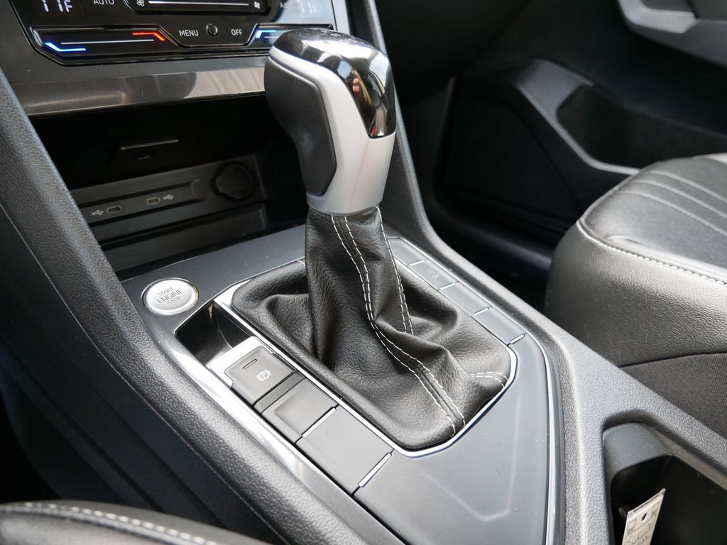 Used 2024 Volkswagen Tiguan Wolfsburg Edition image 21