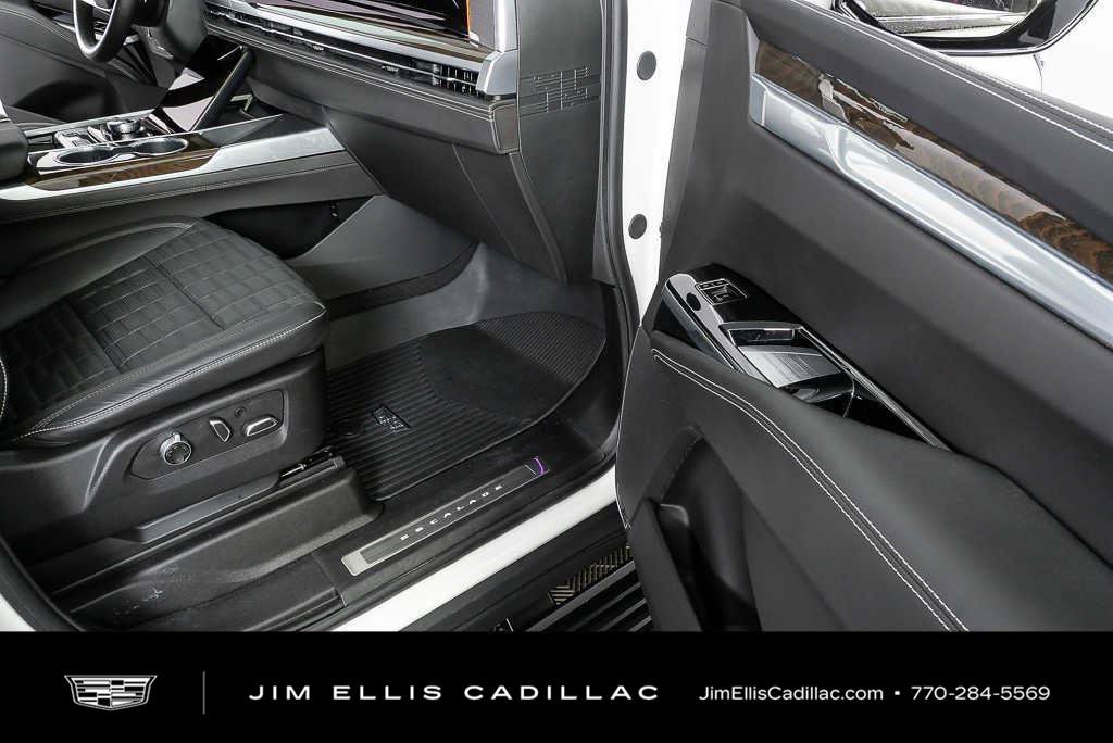 Certified 2025 Cadillac Escalade ESV Sport Platinum AWD/4WD image 28