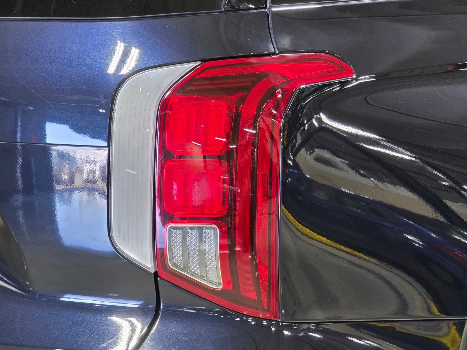 Used 2024 Hyundai Palisade Calligraphy image 12