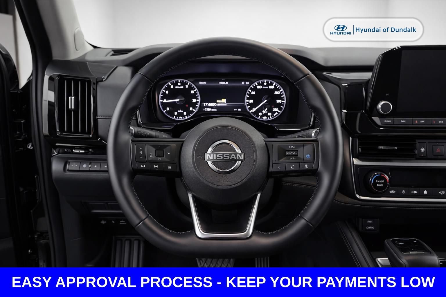 Used 2024 Nissan Pathfinder SV FWD image 11