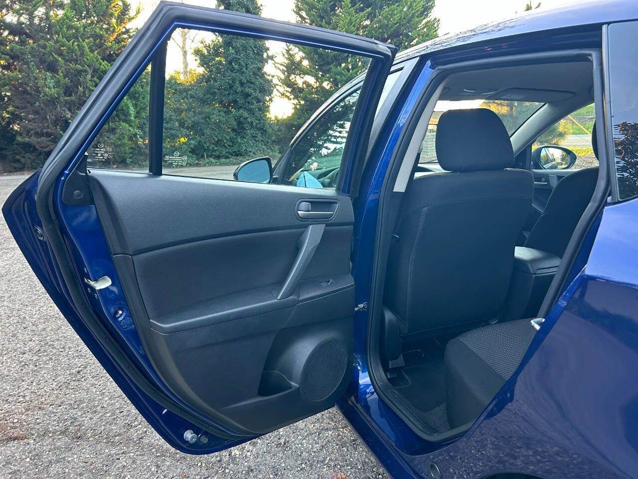 Used 2013 MAZDA MAZDA3 i Touring image 26