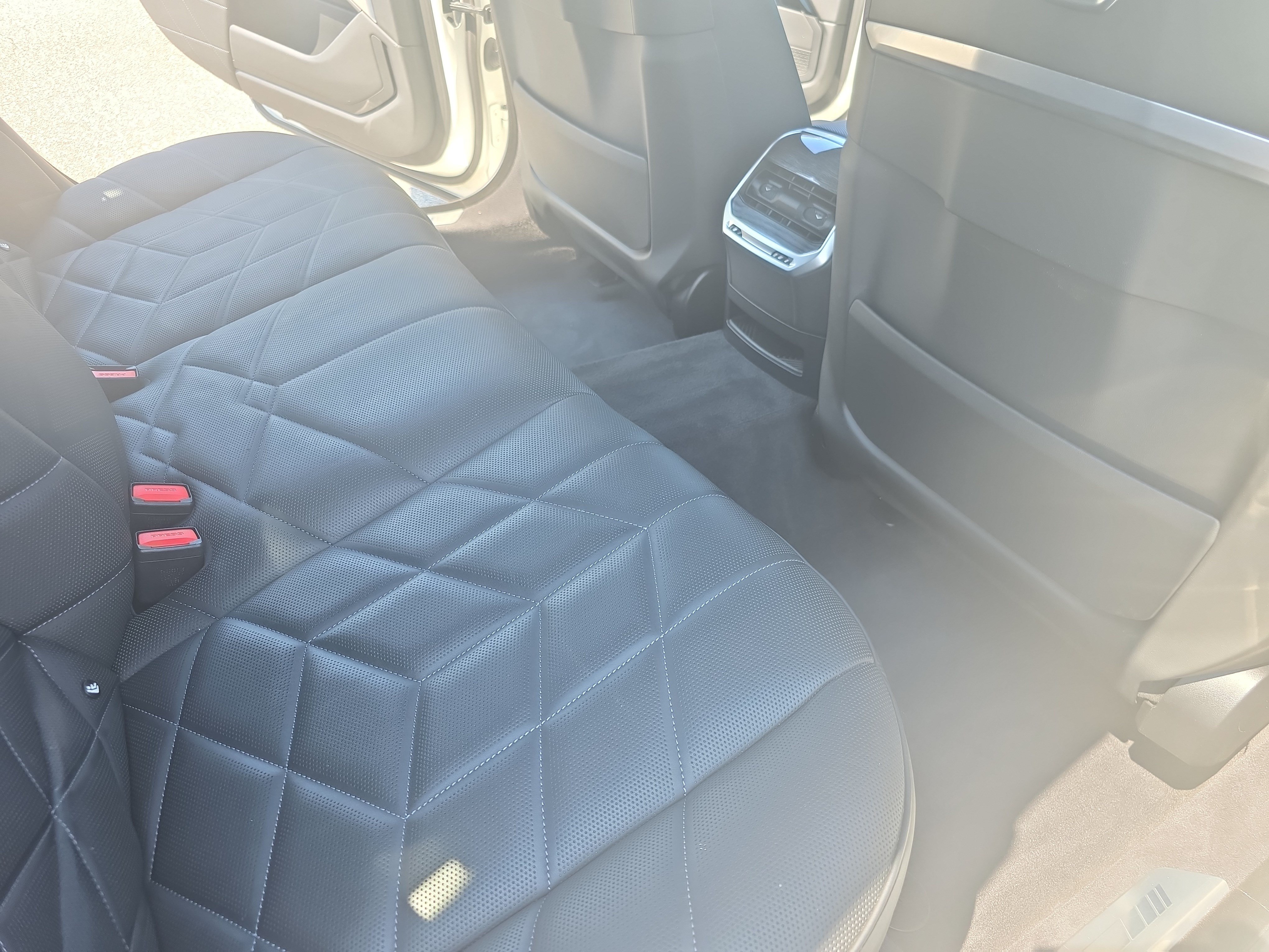 Used 2025 BMW 740i xDrive AWD/4WD image 11