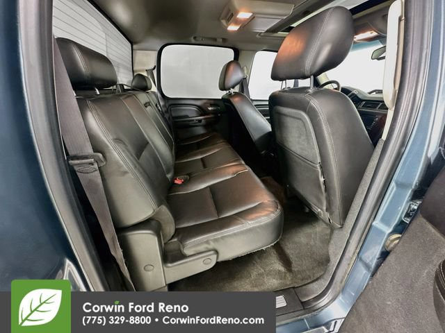 Used 2011 GMC Sierra 2500 Denali w/ Suspension Package, Off-Road AWD/4WD image 30