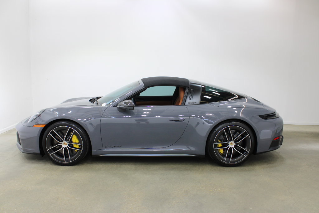 Used 2025 Porsche 911 Targa 4 GTS AWD/4WD image 2