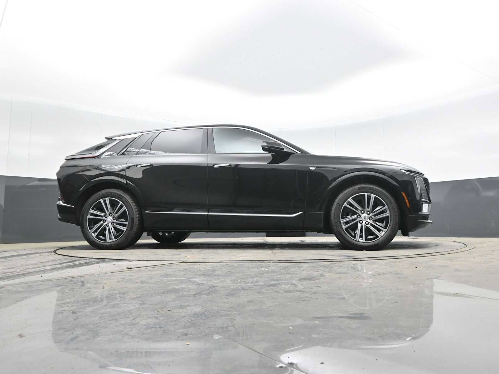 New 2025 Cadillac Lyriq Luxury image 38