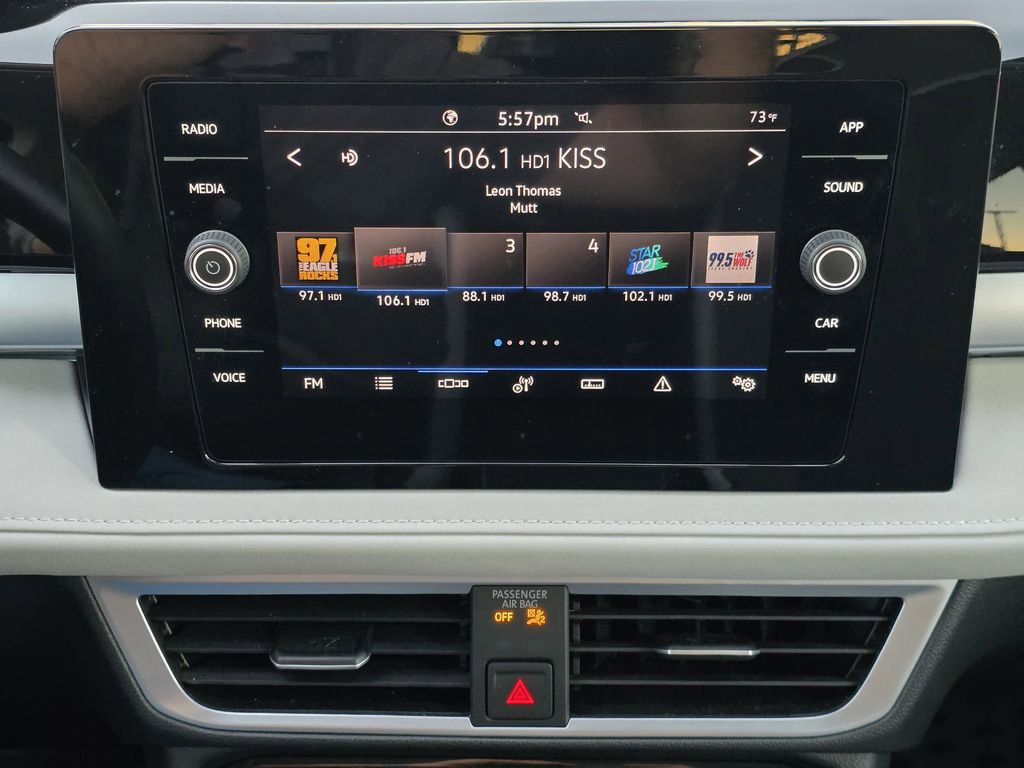 Used 2025 Volkswagen Taos SE image 13