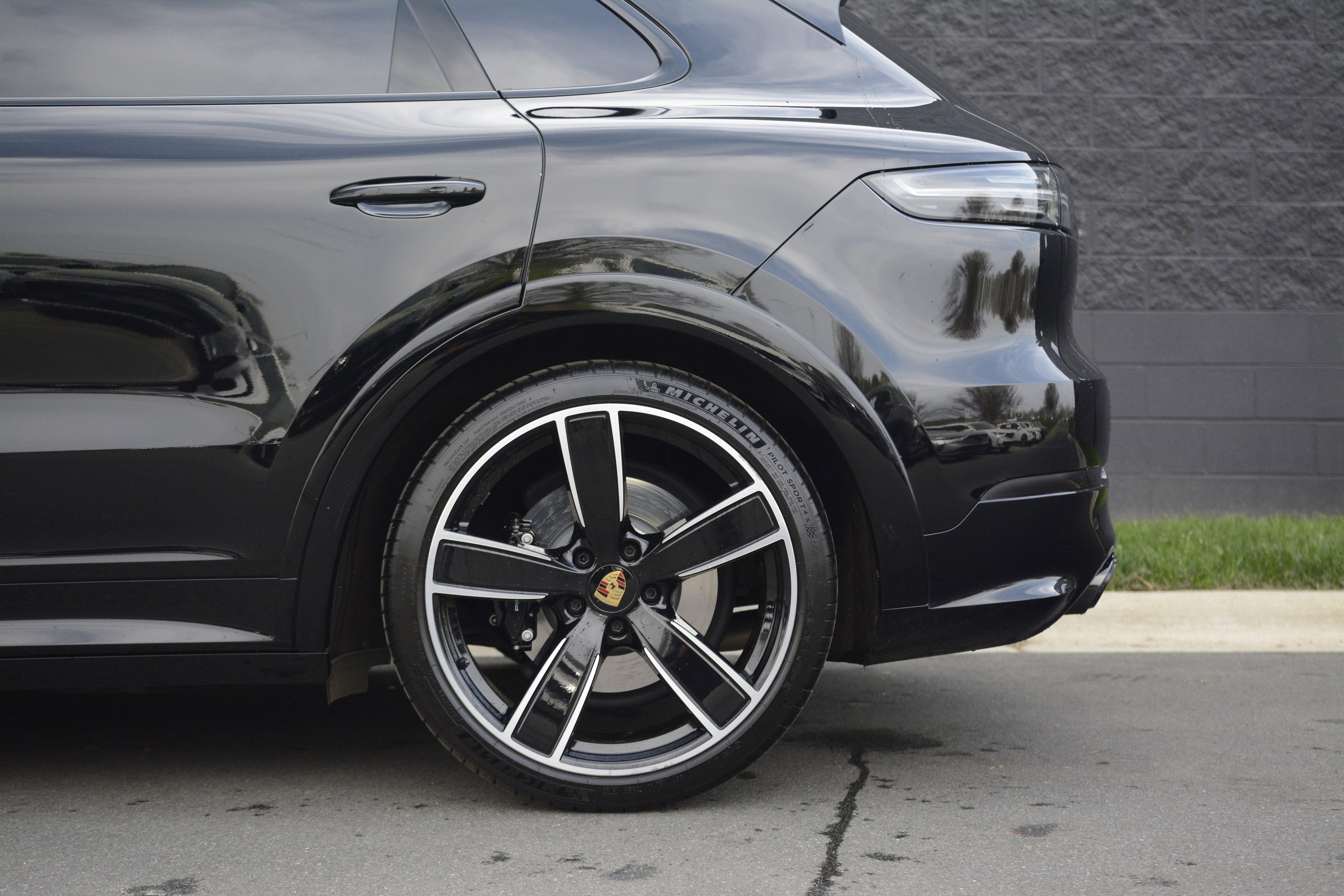 Certified 2023 Porsche Cayenne Turbo image 37