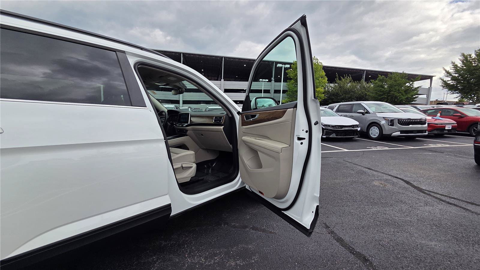 Certified 2026 Volkswagen Atlas SE AWD/4WD image 31