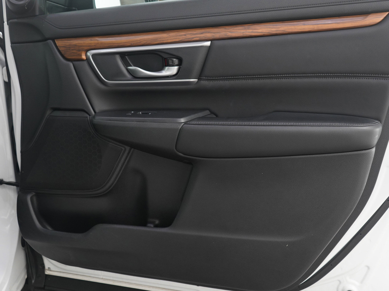 Used 2020 Honda CR-V Touring image 9