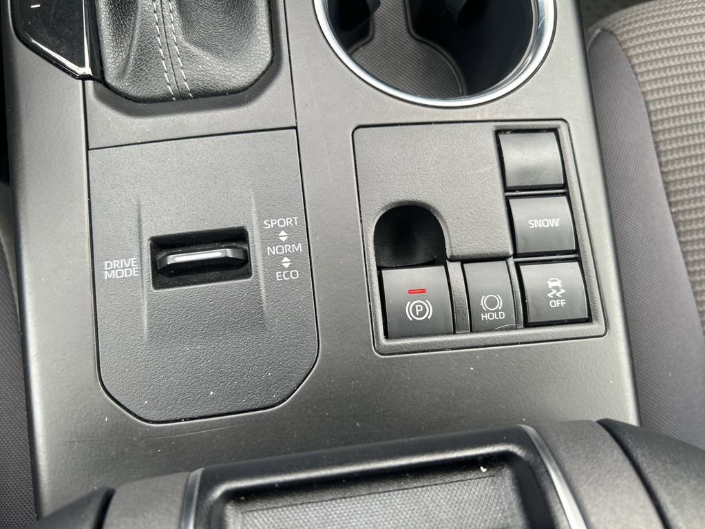 Used 2023 Toyota Highlander LE image 15