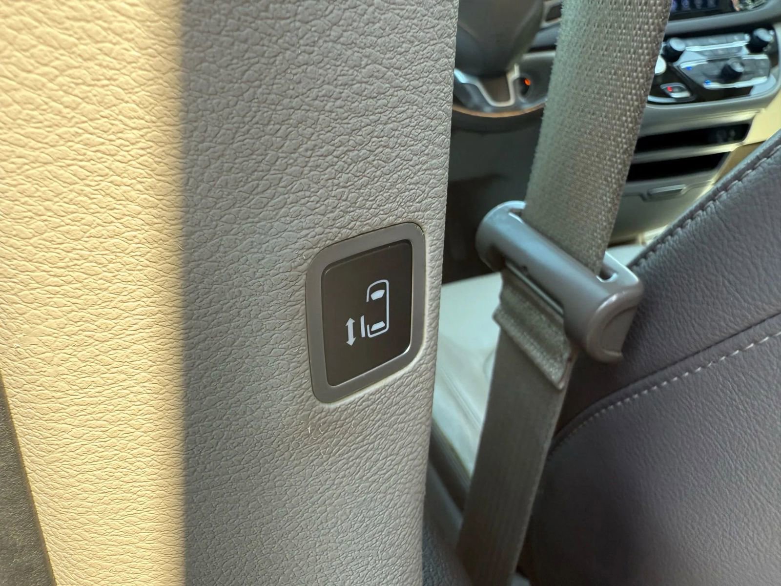 Used 2017 Chrysler Pacifica Touring-L image 33