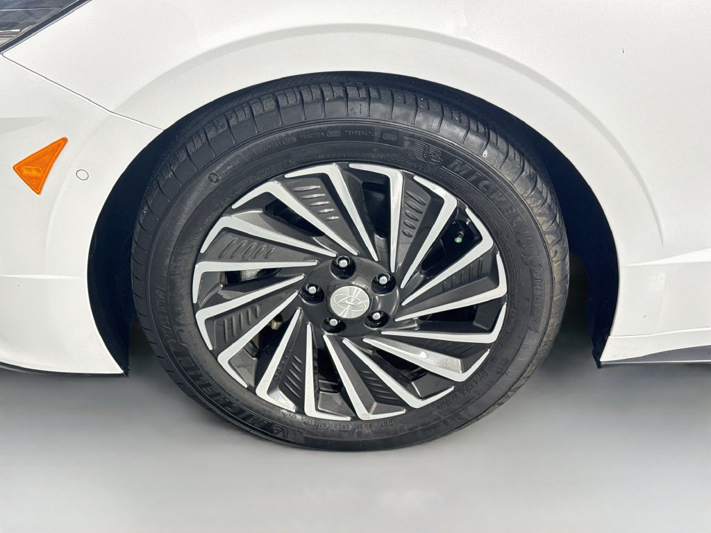 Certified 2023 Hyundai Sonata Limited FWD image 34