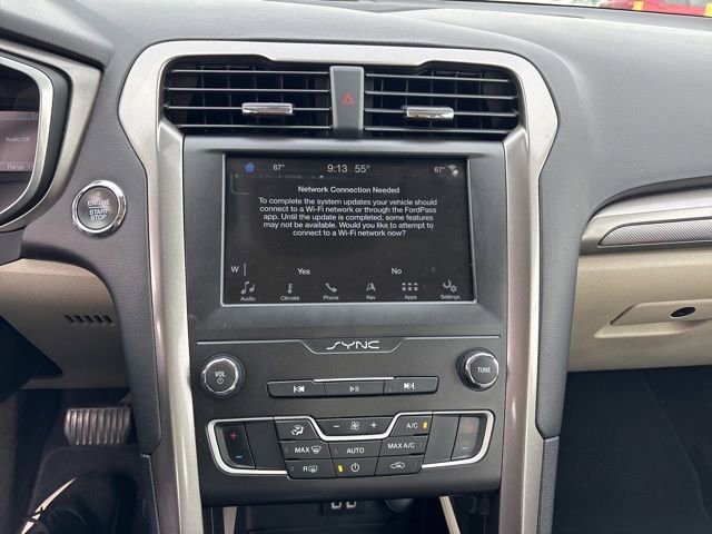 Used 2019 Ford Fusion SE FWD image 23