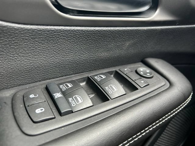 New 2027 Chrysler Pacifica Select FWD image 19