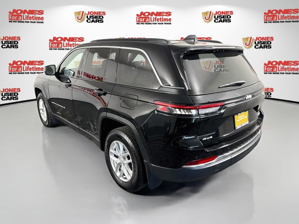 Used 2025 Jeep Grand Cherokee Laredo X AWD/4WD image 2