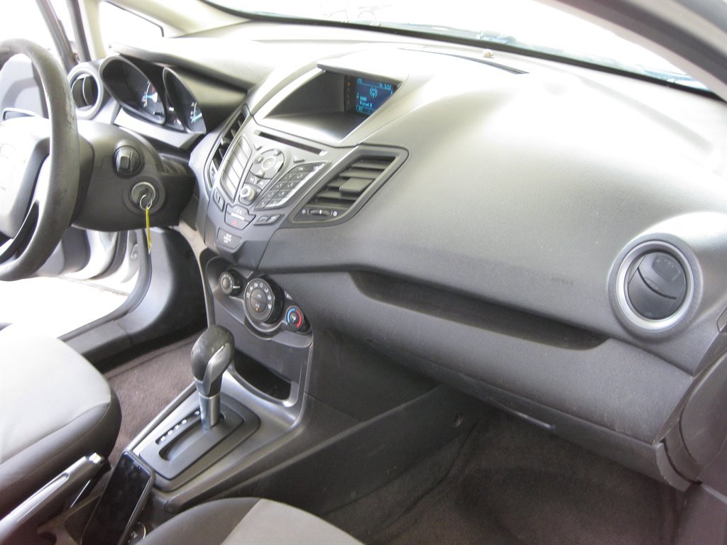 Used 2016 Ford Fiesta S image 32