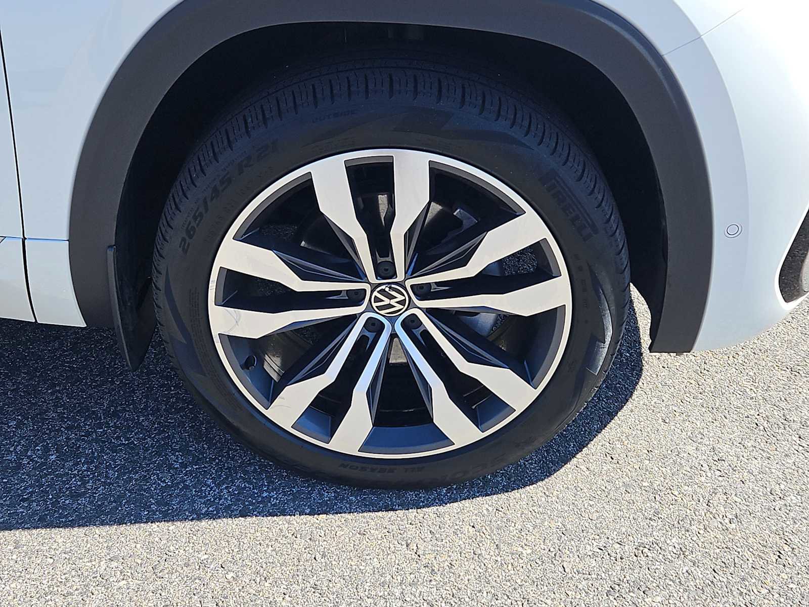 Certified 2023 Volkswagen Atlas Cross Sport SEL Premium R-Line AWD/4WD image 10