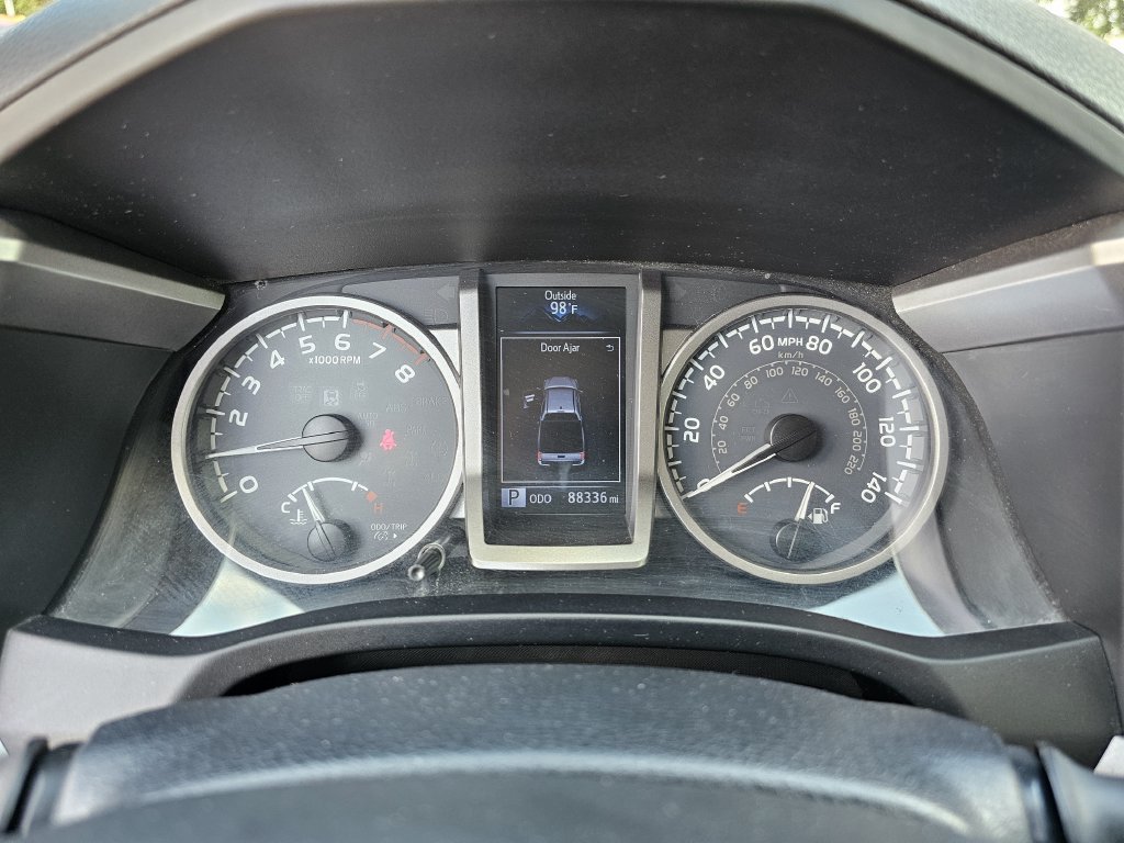 Used 2017 Toyota Tacoma SR5 w/ Tow Package RWD image 23