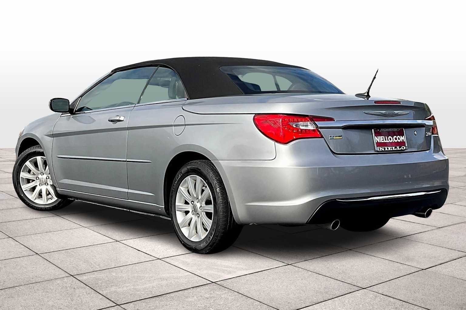 Used 2013 Chrysler 200 Touring image 15