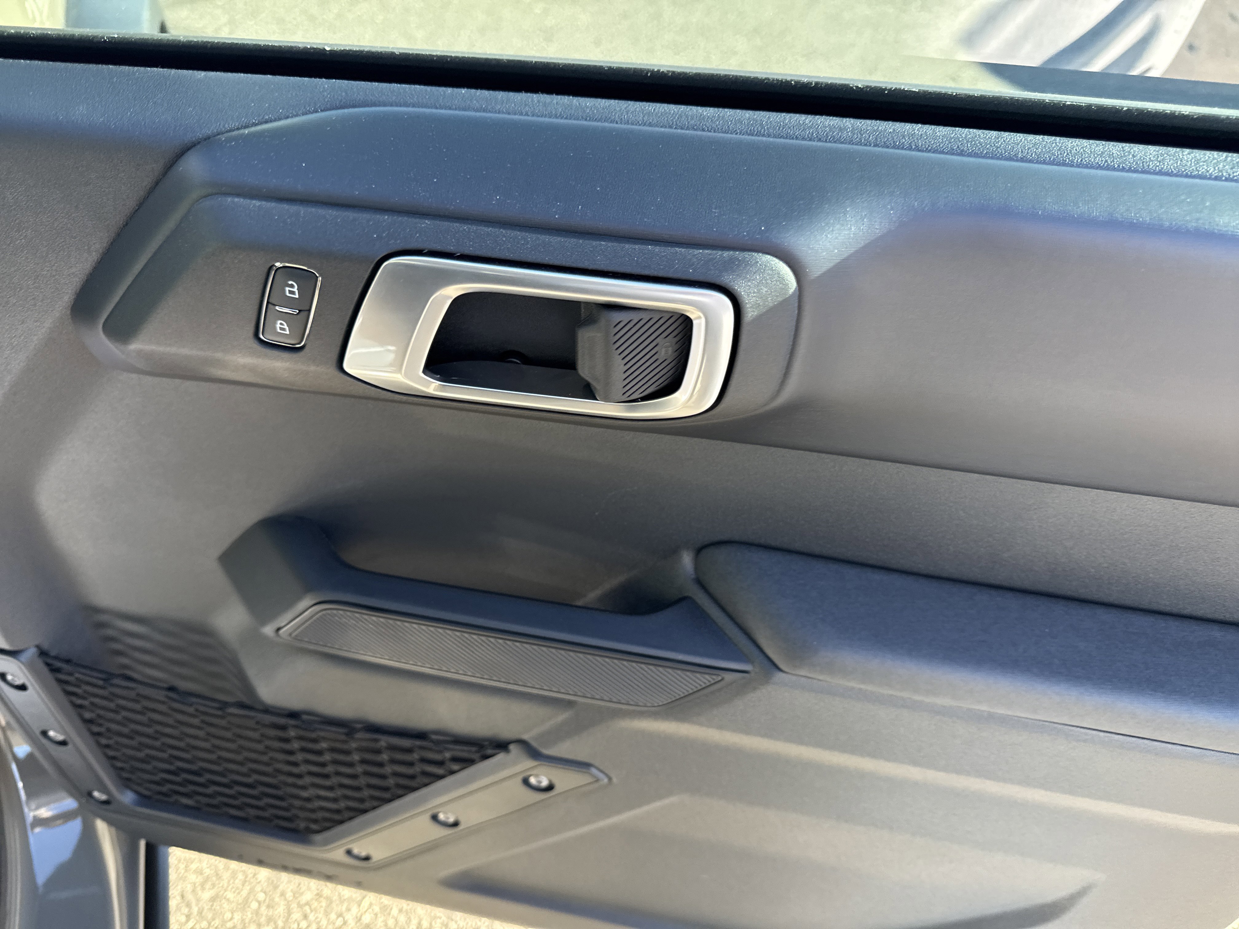 New 2025 Ford Bronco Badlands image 16