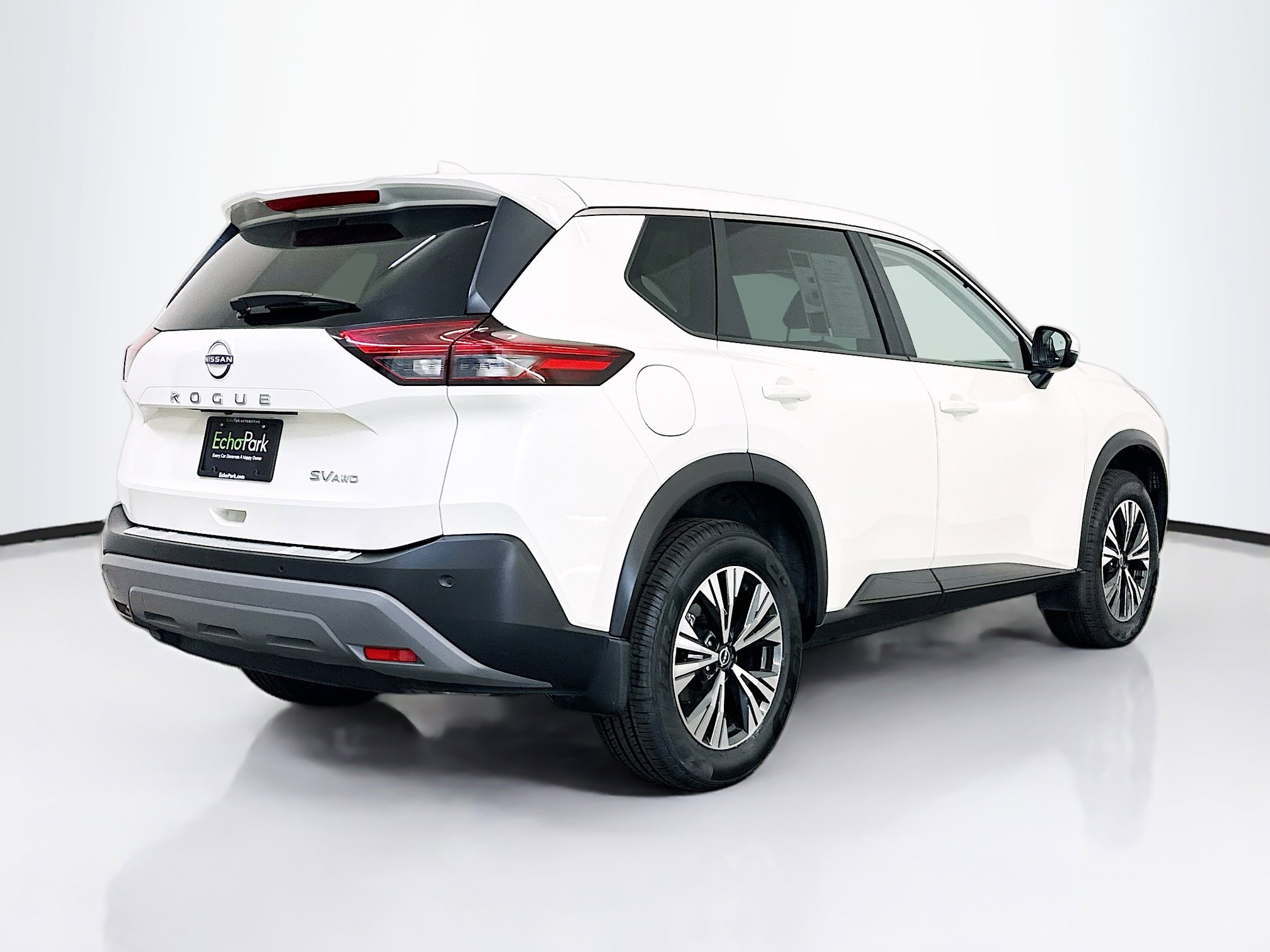 Used 2023 Nissan Rogue SV image 9