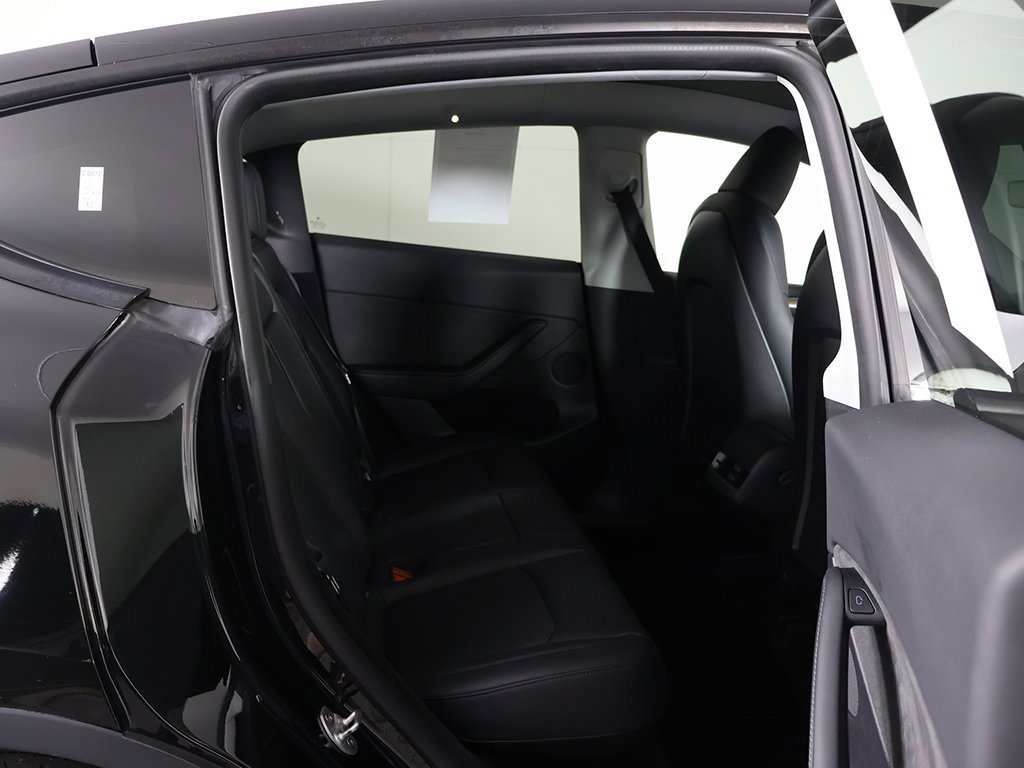 Used 2023 Tesla Model Y Long Range image 32