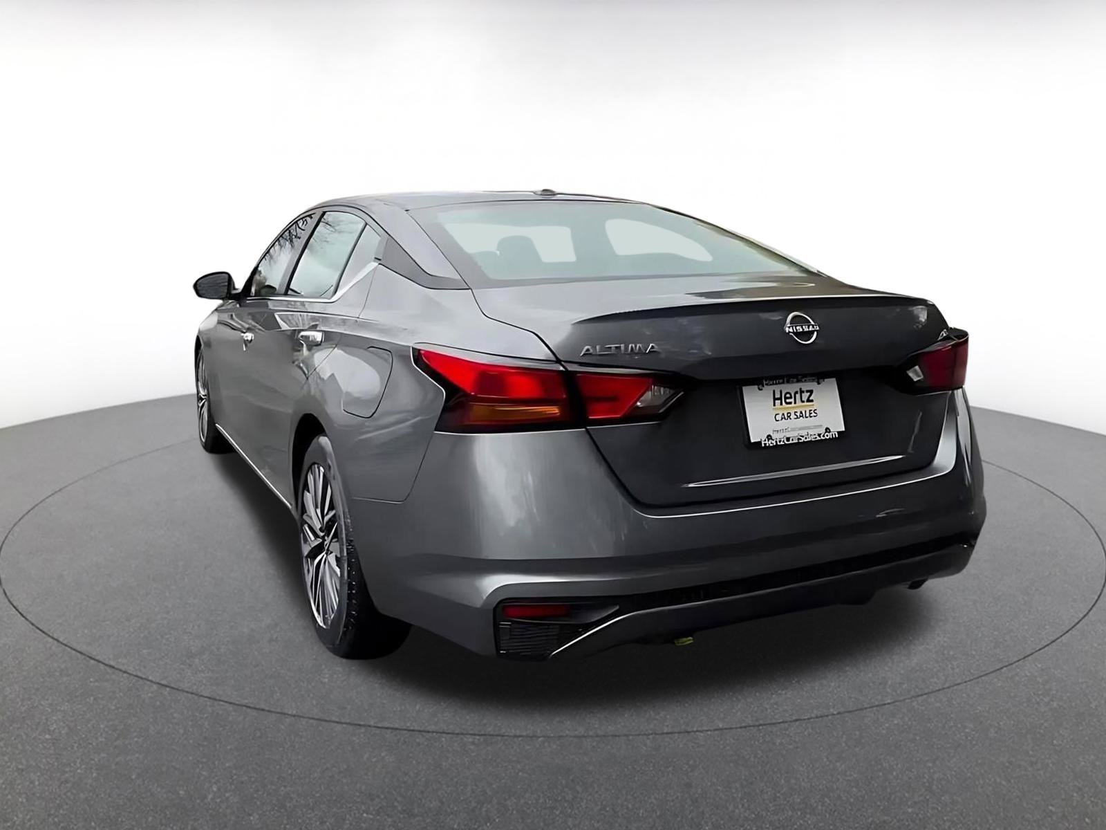 Used 2025 Nissan Altima 2.5 SV FWD image 11