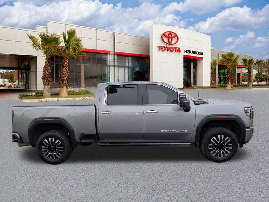 Used 2024 GMC Sierra 2500 Denali Ultimate image 3