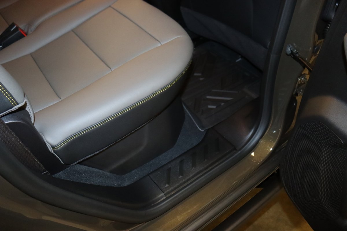 Used 2025 Chevrolet Colorado ZR2 w/ ZR2 Bison Edition image 38