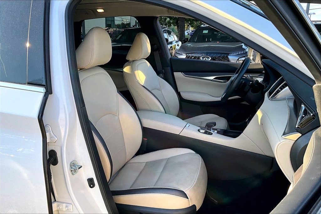 Certified 2022 INFINITI QX50 Luxe FWD image 9