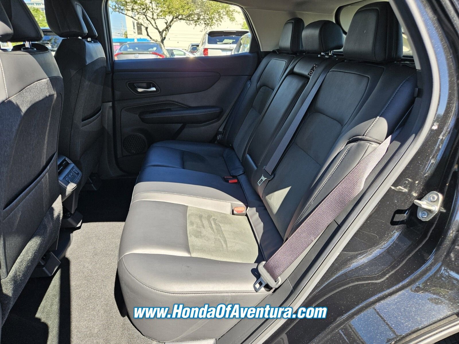 Used 2024 Nissan Ariya FWD image 7