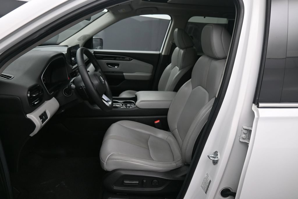 Certified 2024 Honda Pilot Touring image 21