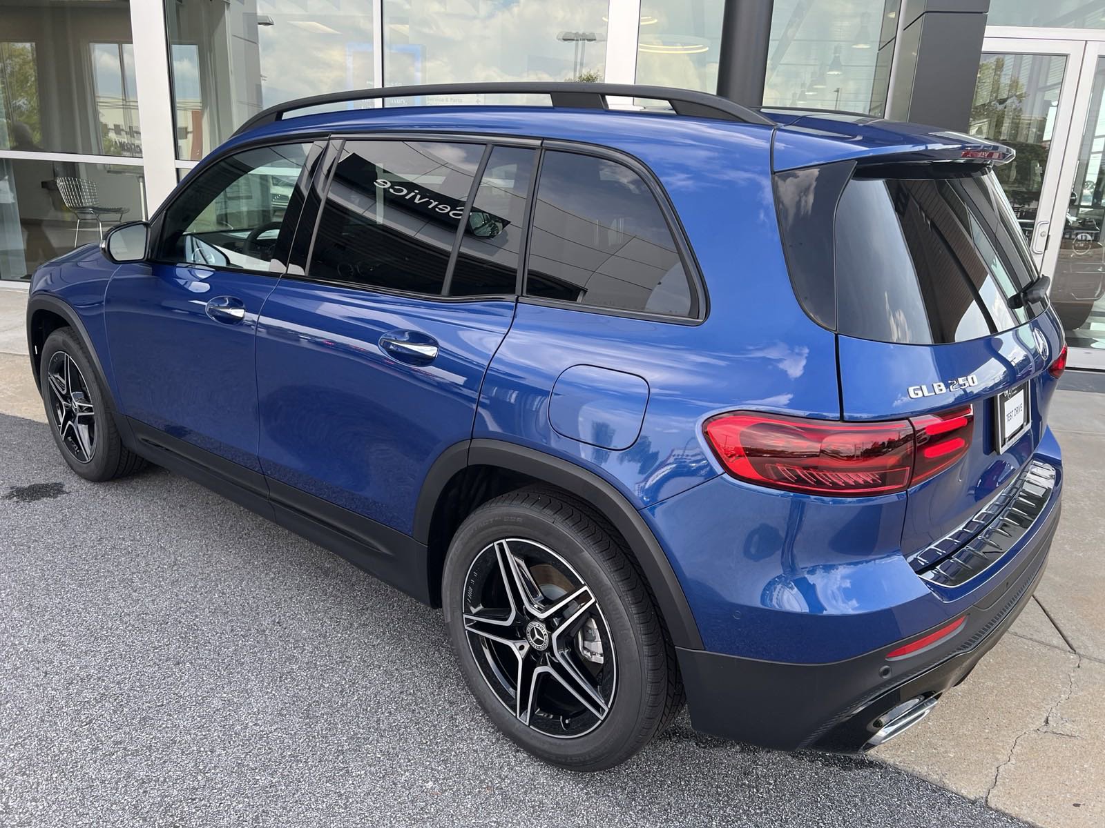 Certified 2024 Mercedes-Benz GLB 250 image 11