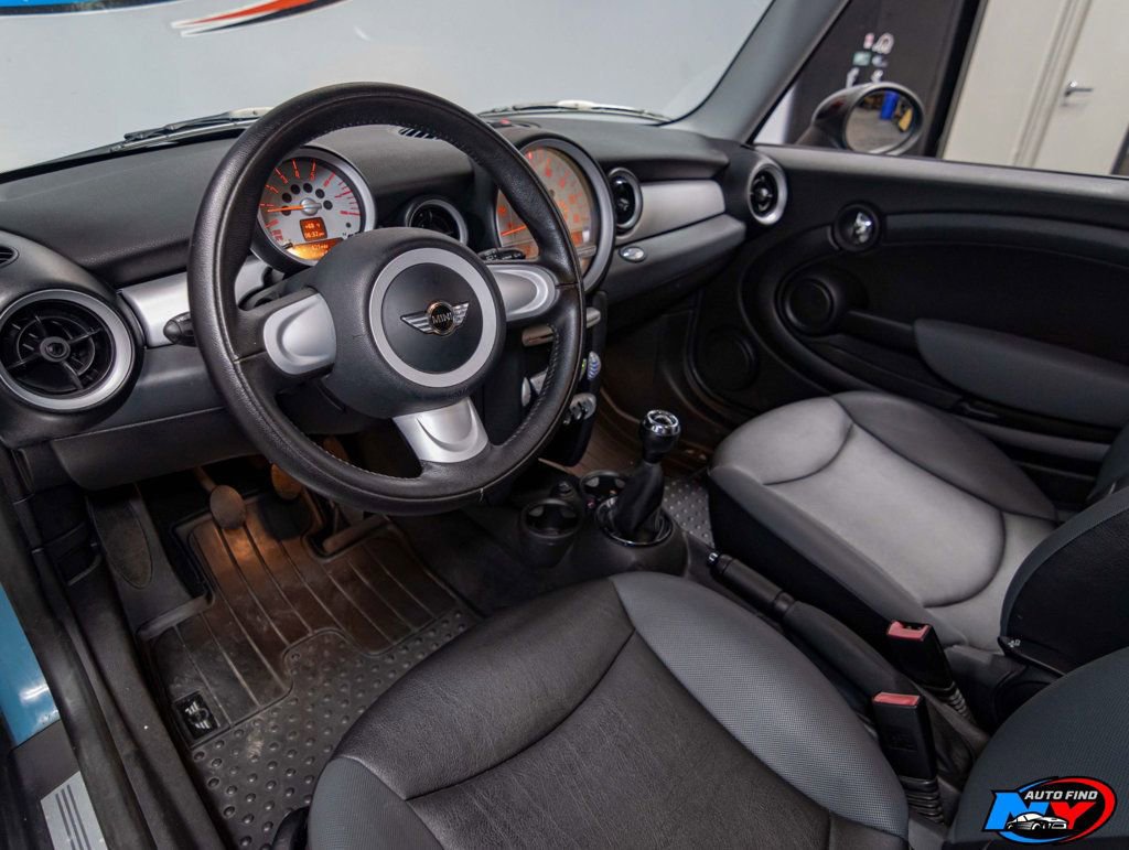 Used 2009 MINI Cooper Hardtop image 13