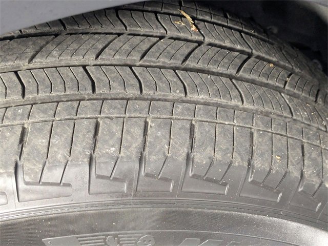 Used 2024 Jeep Grand Cherokee L Limited w/ Luxury Tech Group II image 9