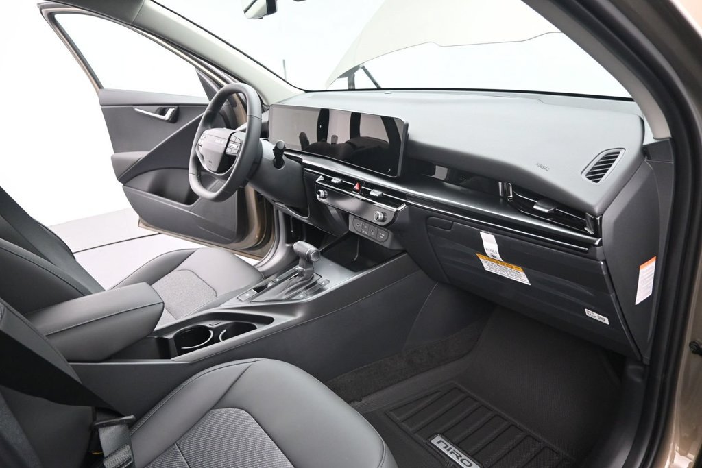 New 2027 Kia Niro LX FWD image 22