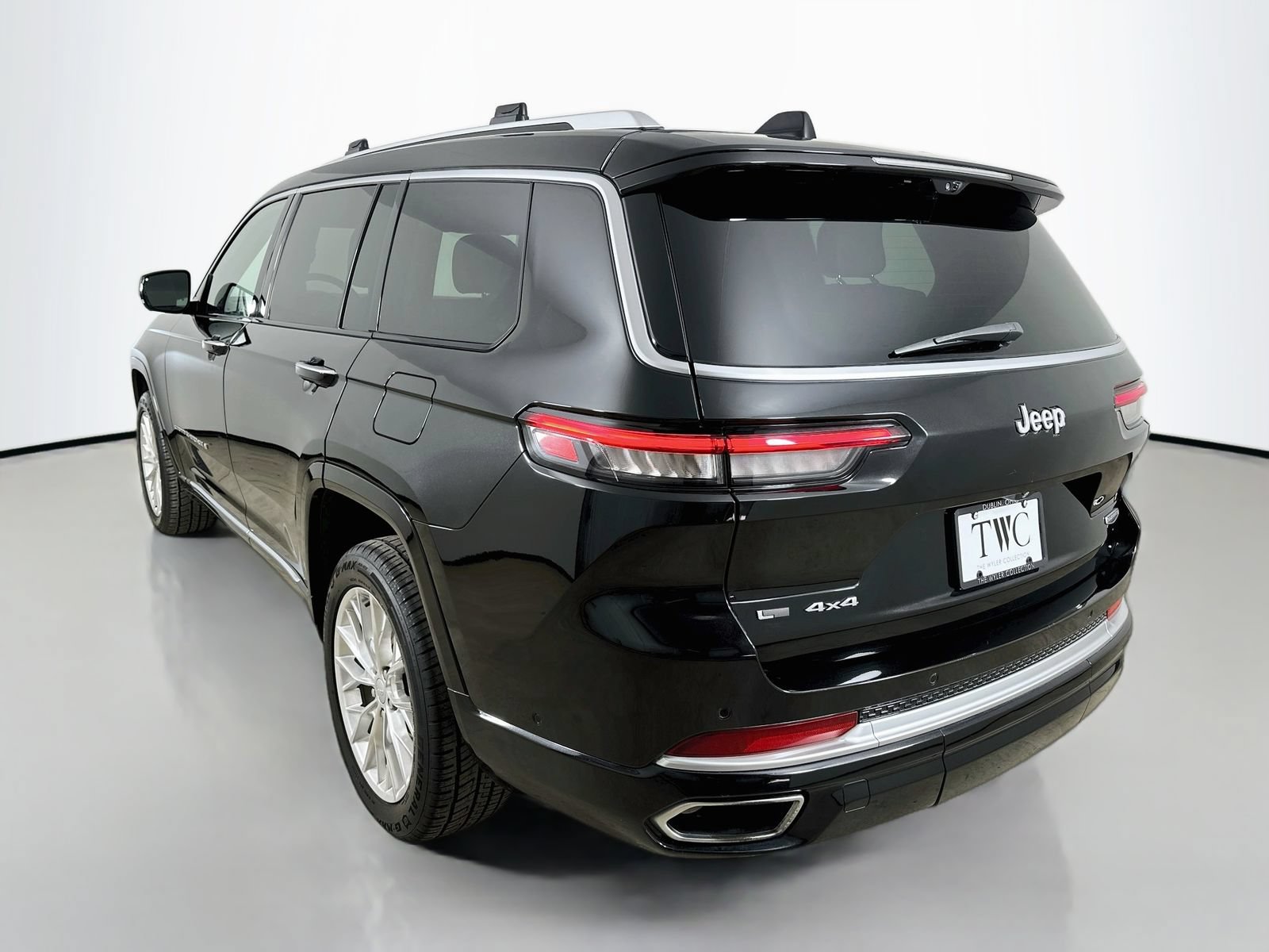 Used 2021 Jeep Grand Cherokee L Summit w/ Advanced Protech Group IV AWD/4WD image 7