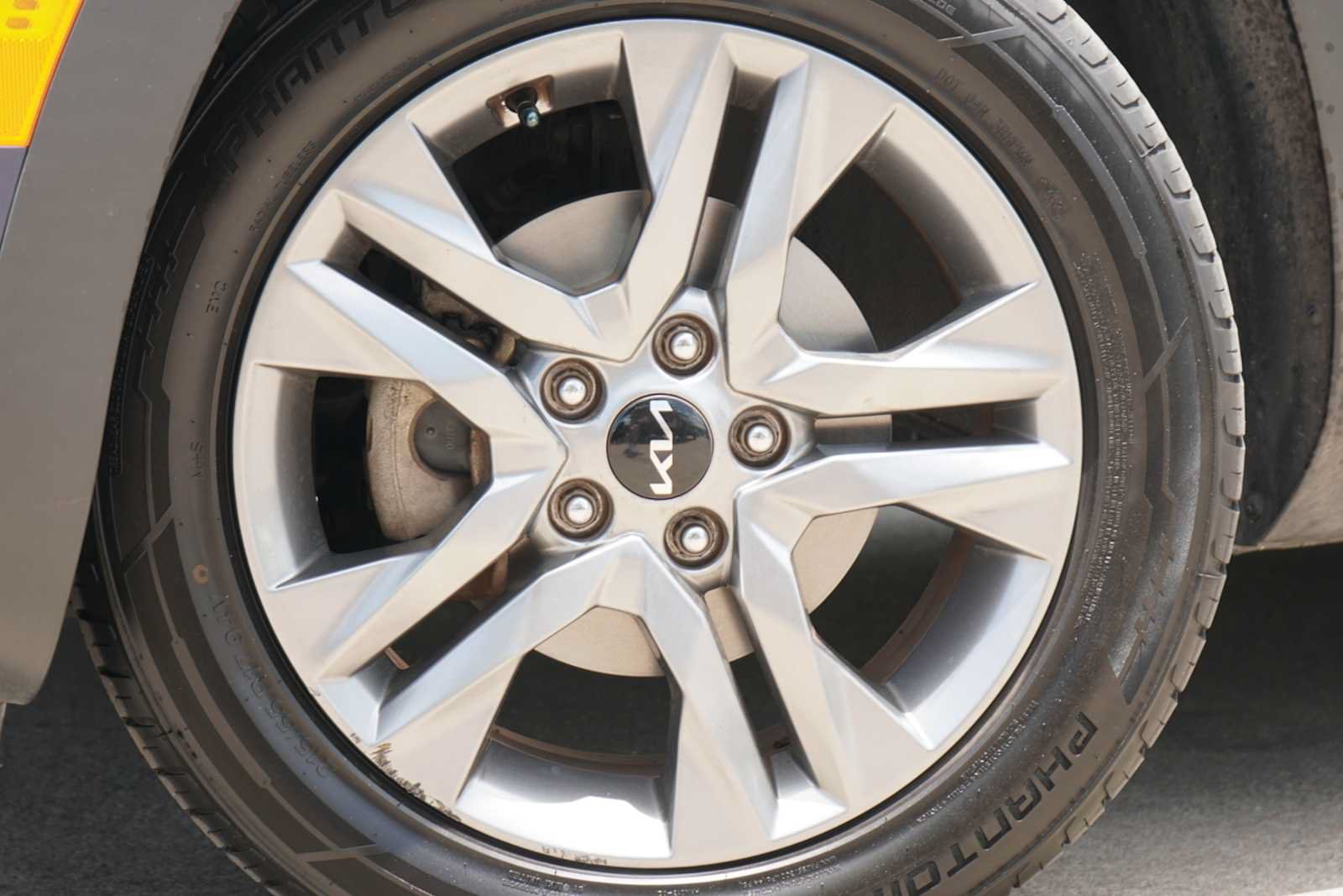 Used 2022 Kia Seltos S FWD image 2