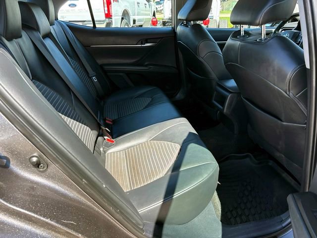 Used 2021 Toyota Camry SE w/ Cold Weather Package FWD image 12