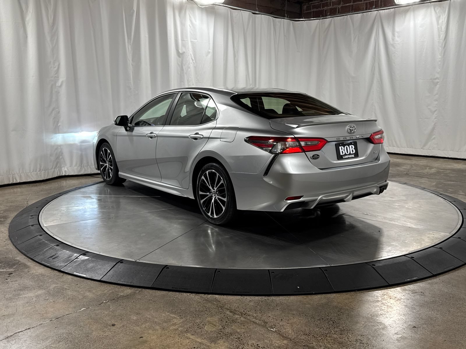 Used 2018 Toyota Camry SE FWD image 7
