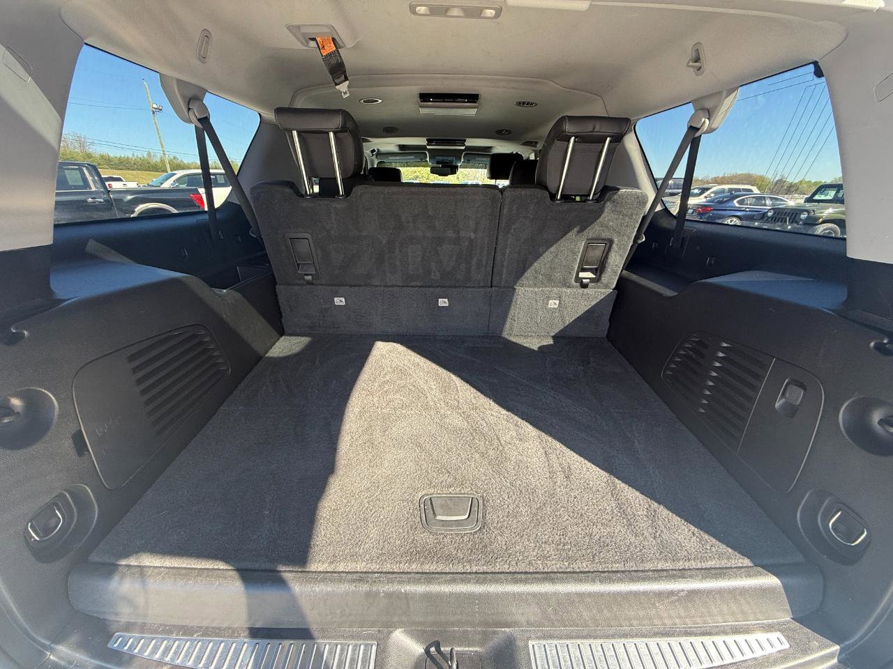 Used 2018 GMC Yukon XL SLT w/ Open Road Package AWD/4WD image 11
