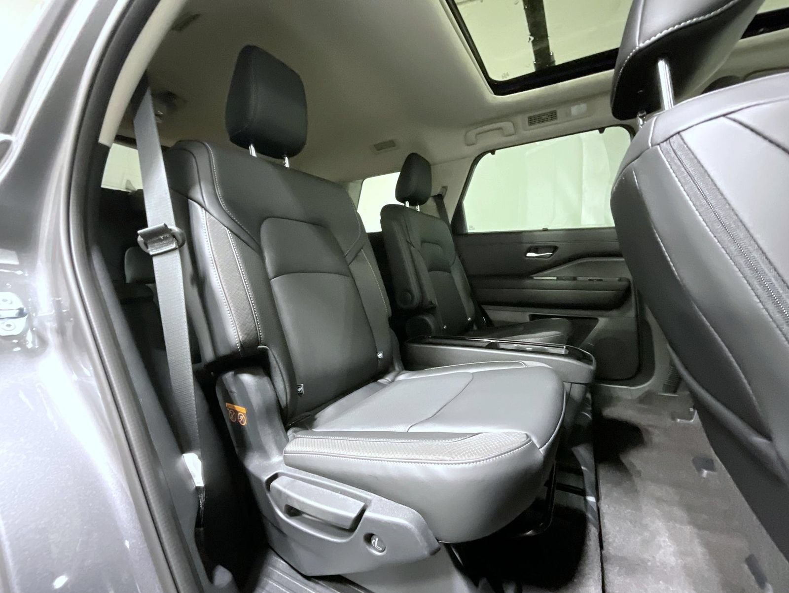 New 2026 Nissan Pathfinder SL w/ SL Premium Package AWD/4WD image 22
