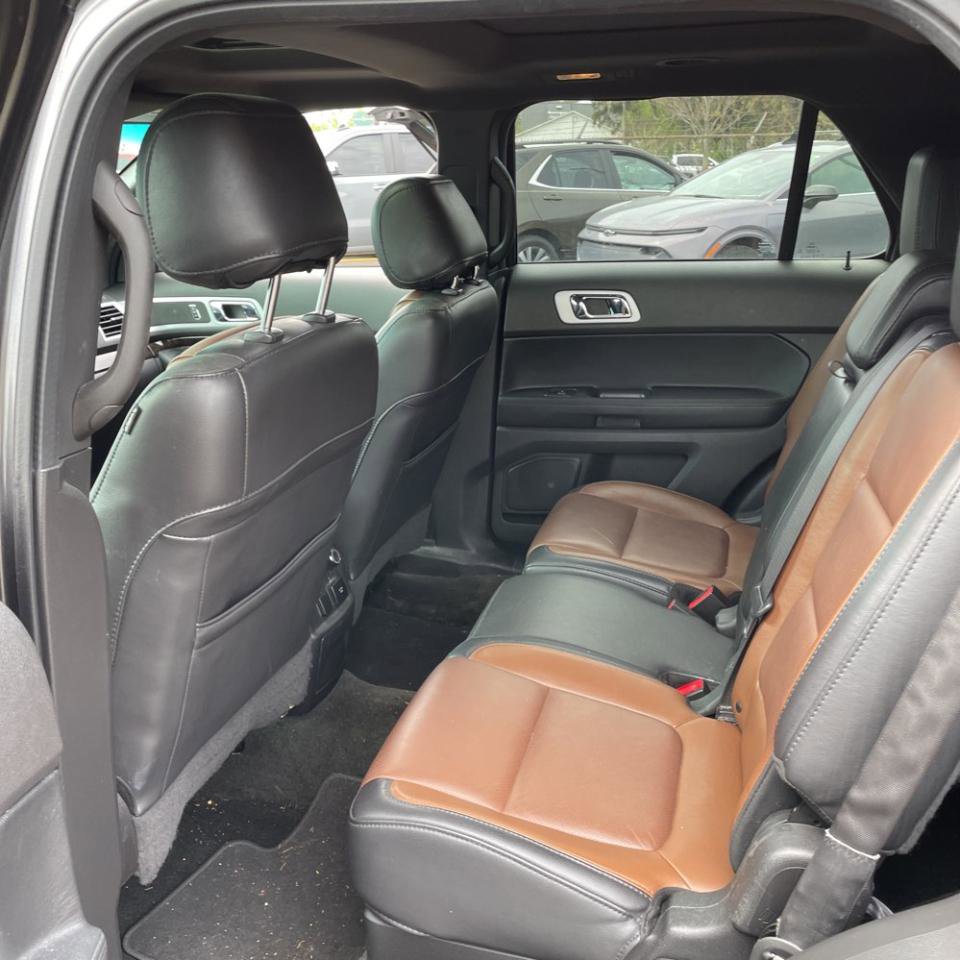 Used 2015 Ford Explorer Limited w/ Equipment Group 302A AWD/4WD image 12