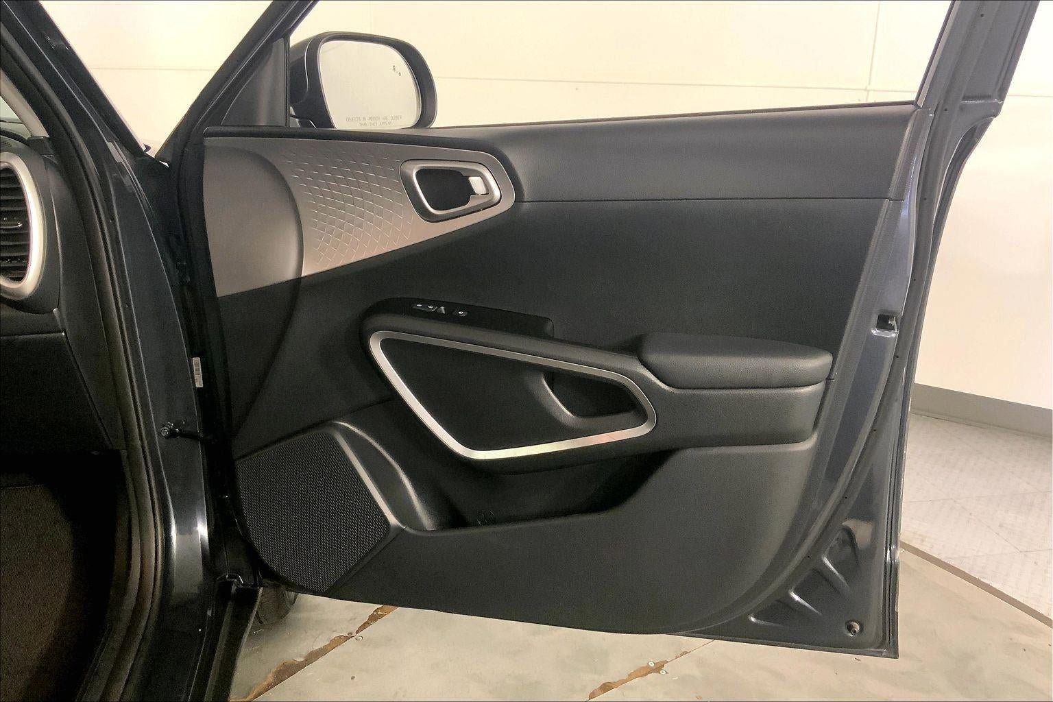Certified 2025 Kia Soul LX FWD image 25