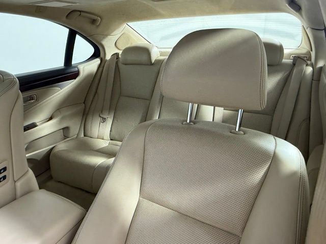 Used 2016 Lexus LS 460 w/ Comfort Package RWD image 34