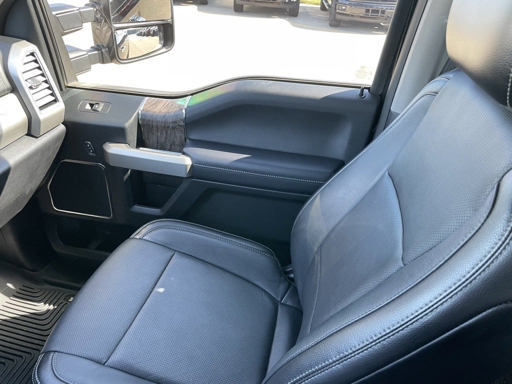 Used 2017 Ford F250 Lariat w/ Chrome Package image 21