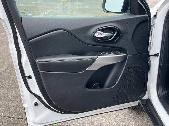 Used 2021 Jeep Cherokee Latitude Lux 80th Anniv w/ Quick Order Package 26U 80TH image 16