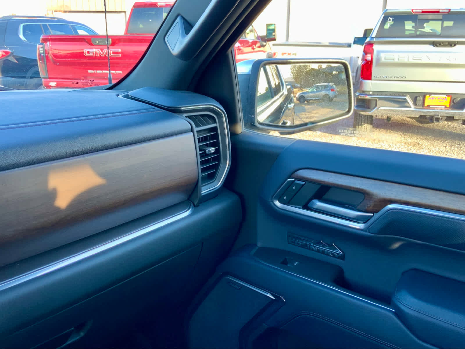 Used 2024 Chevrolet Silverado 1500 High Country w/ Technology Package image 39